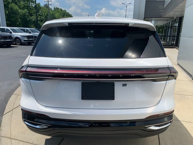 New 2026 Lincoln Nautilus Premier AWD/4WD image 4