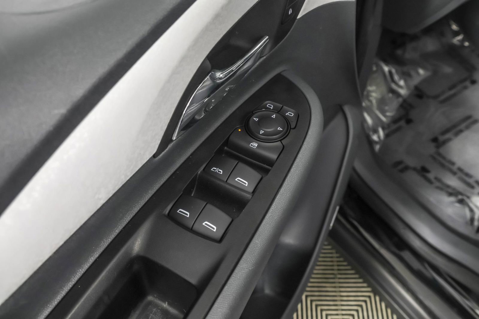 Used 2019 Chevrolet Bolt Premier w/ Infotainment Package image 33