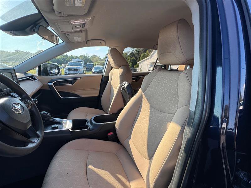 Used 2022 Toyota RAV4 XLE image 33