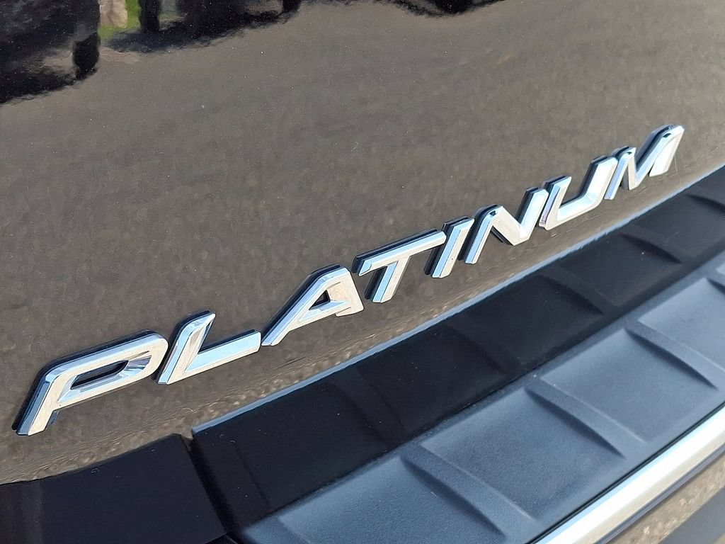 Used 2023 Ford Explorer Platinum w/ Technology Package AWD/4WD image 36