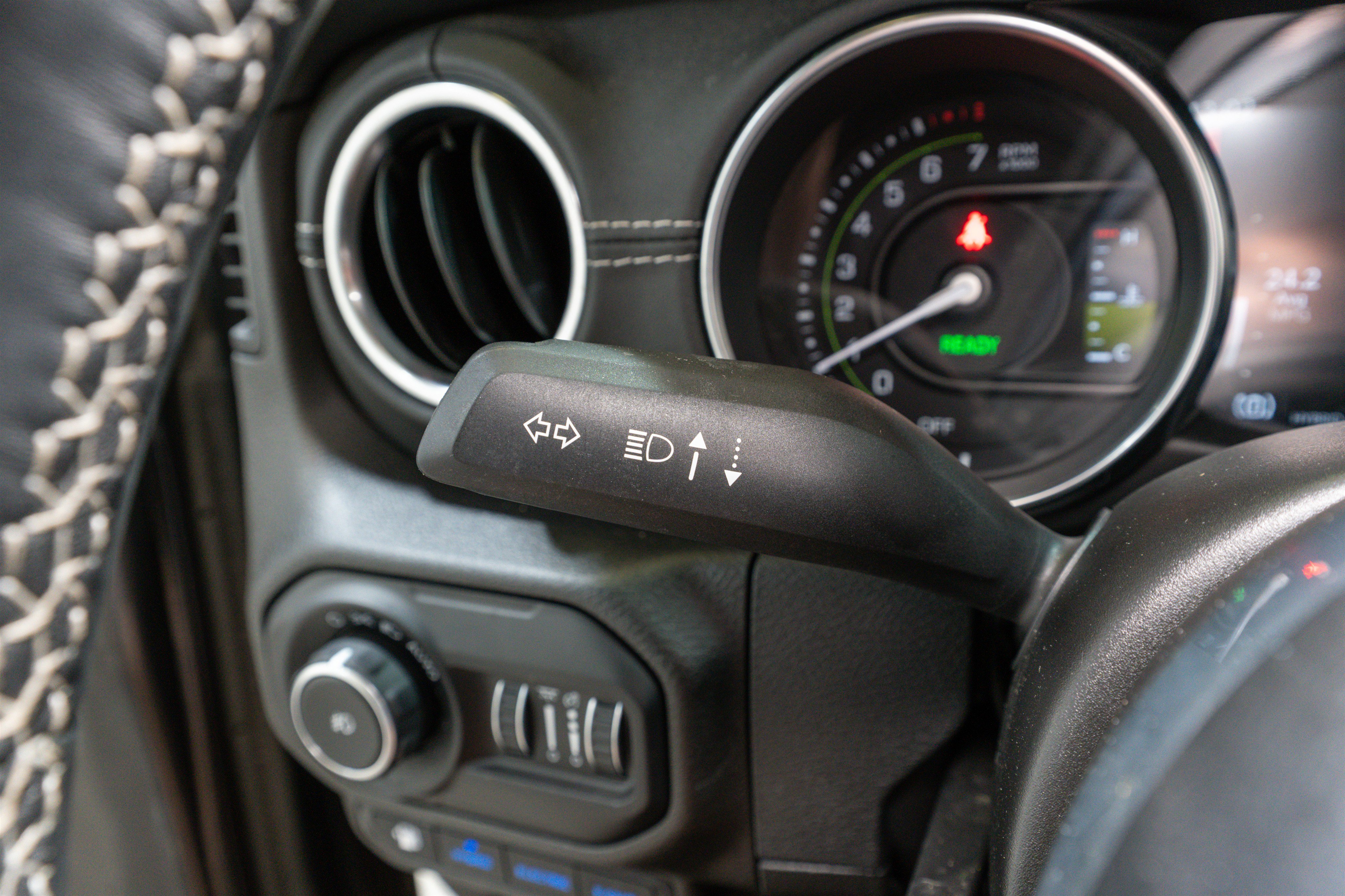 Used 2021 Jeep Wrangler Unlimited Sahara w/ Cold Weather Group image 27