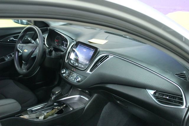Used 2021 Chevrolet Malibu LT image 11