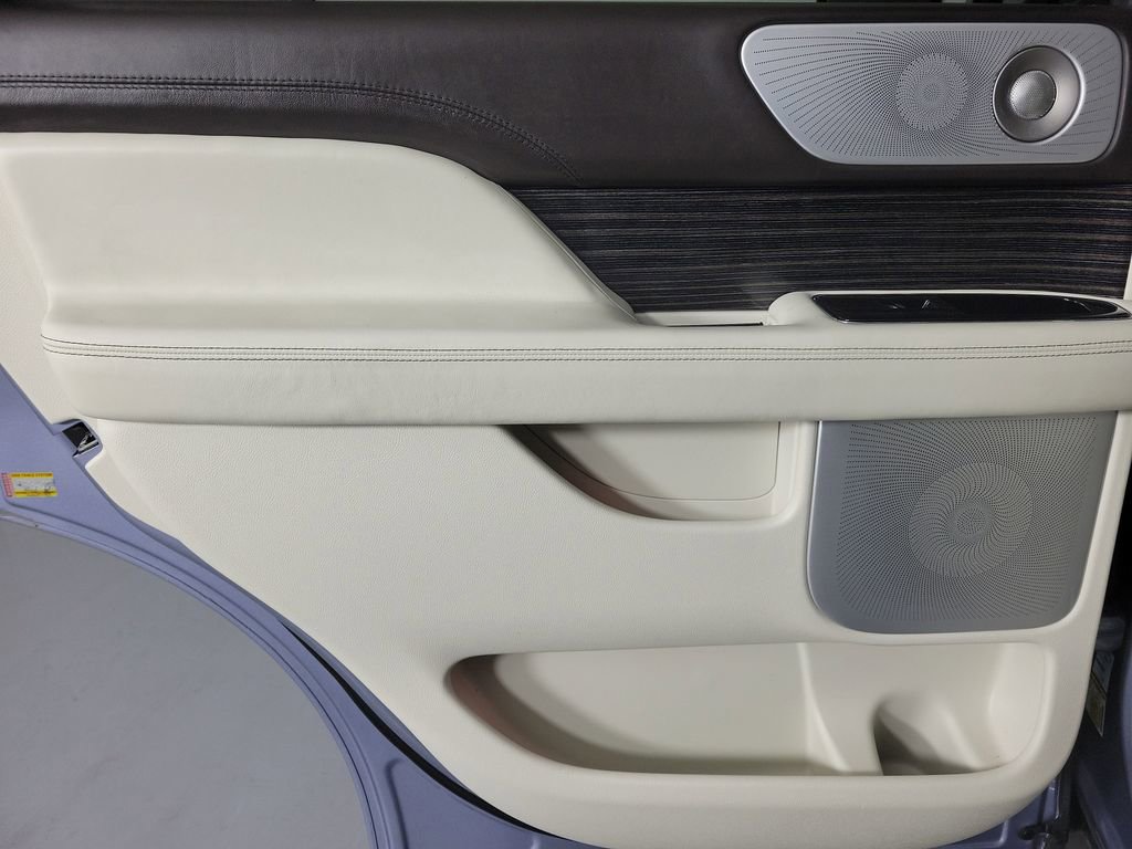 Used 2022 Lincoln Navigator Black Label image 11