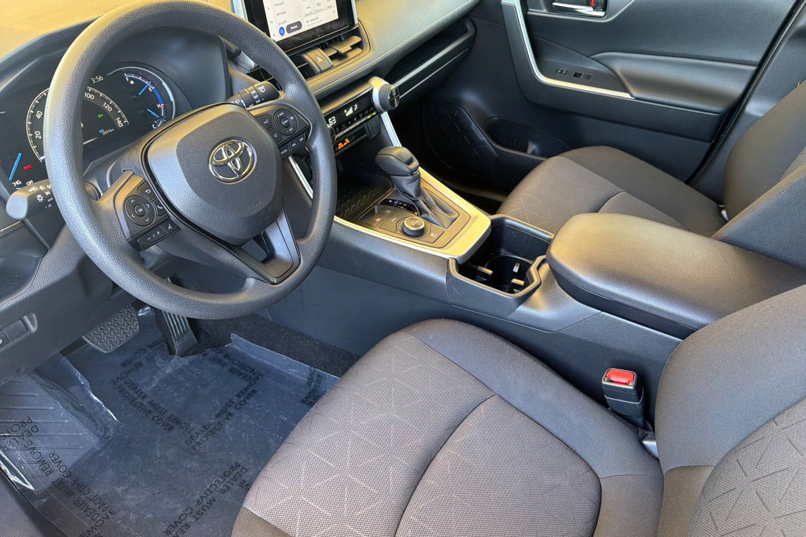 Used 2025 Toyota RAV4 XLE AWD/4WD image 11
