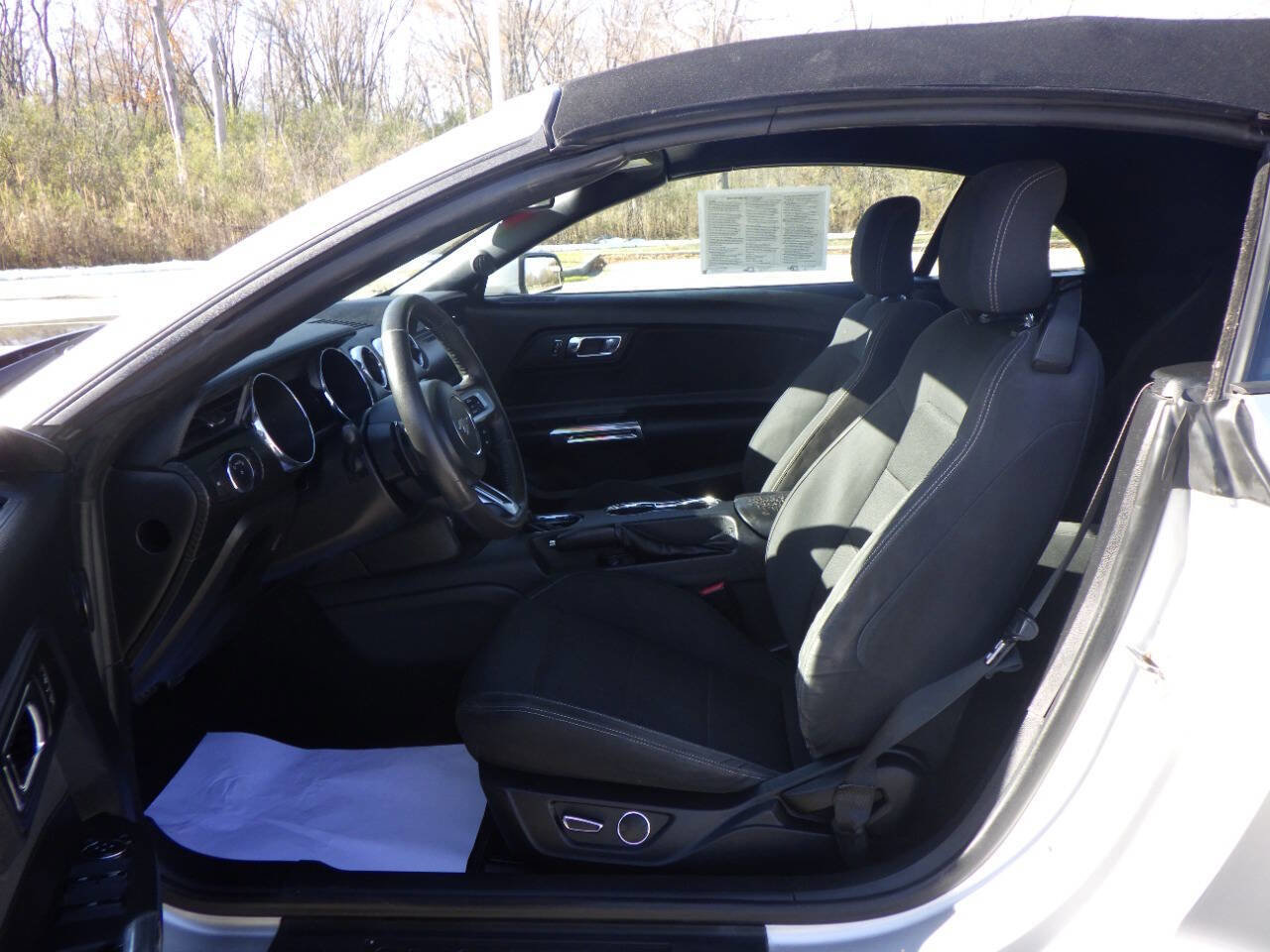 Used 2016 Ford Mustang Convertible w/ Equipment Group 051A image 10