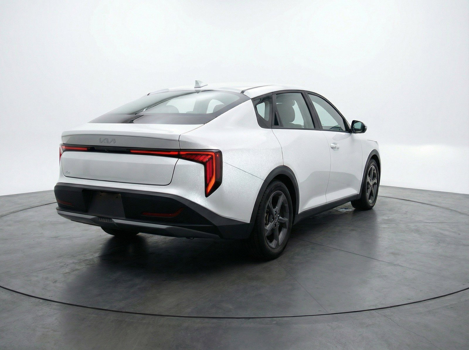 Used 2025 Kia K4 image 9