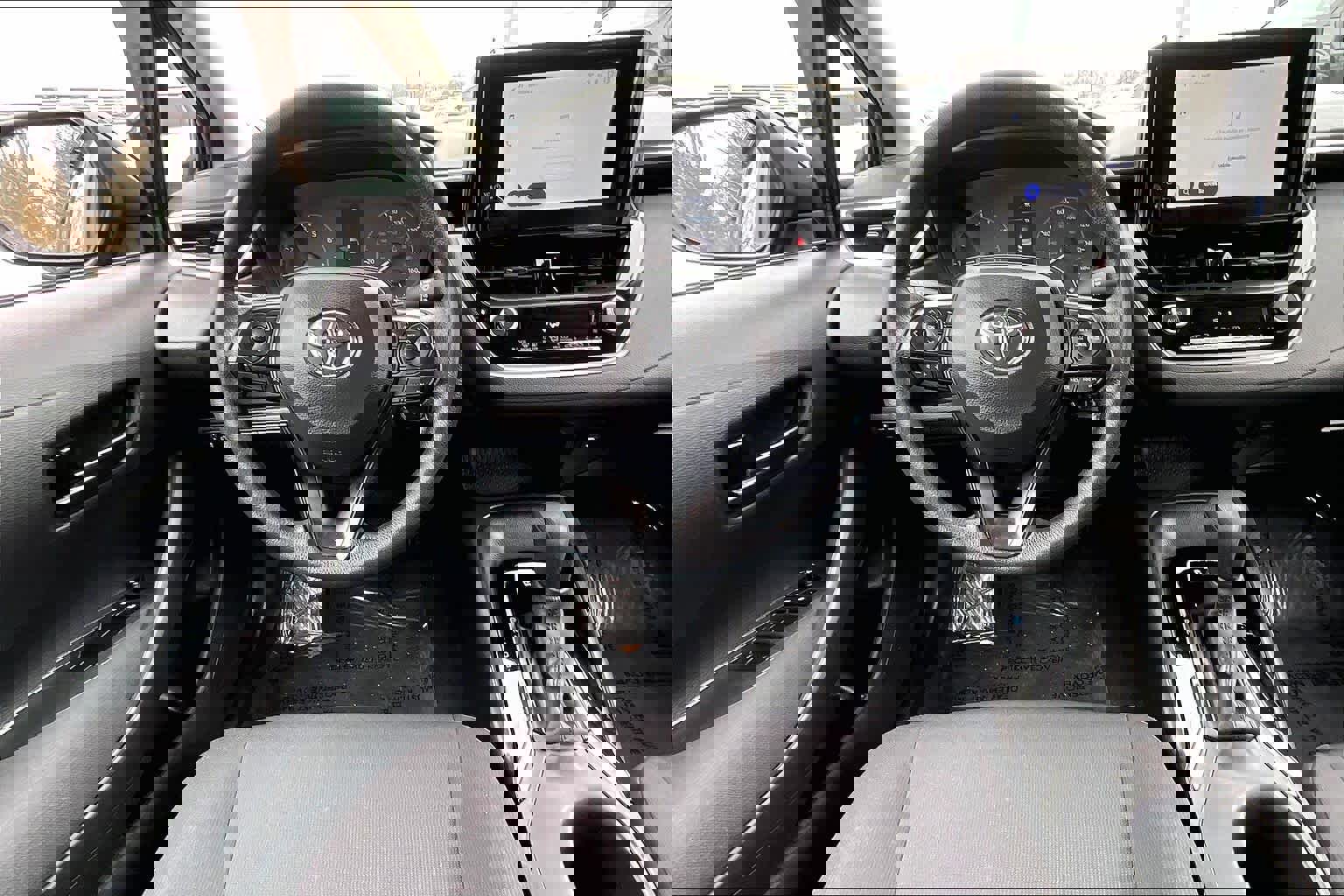 Used 2024 Toyota Corolla LE image 6