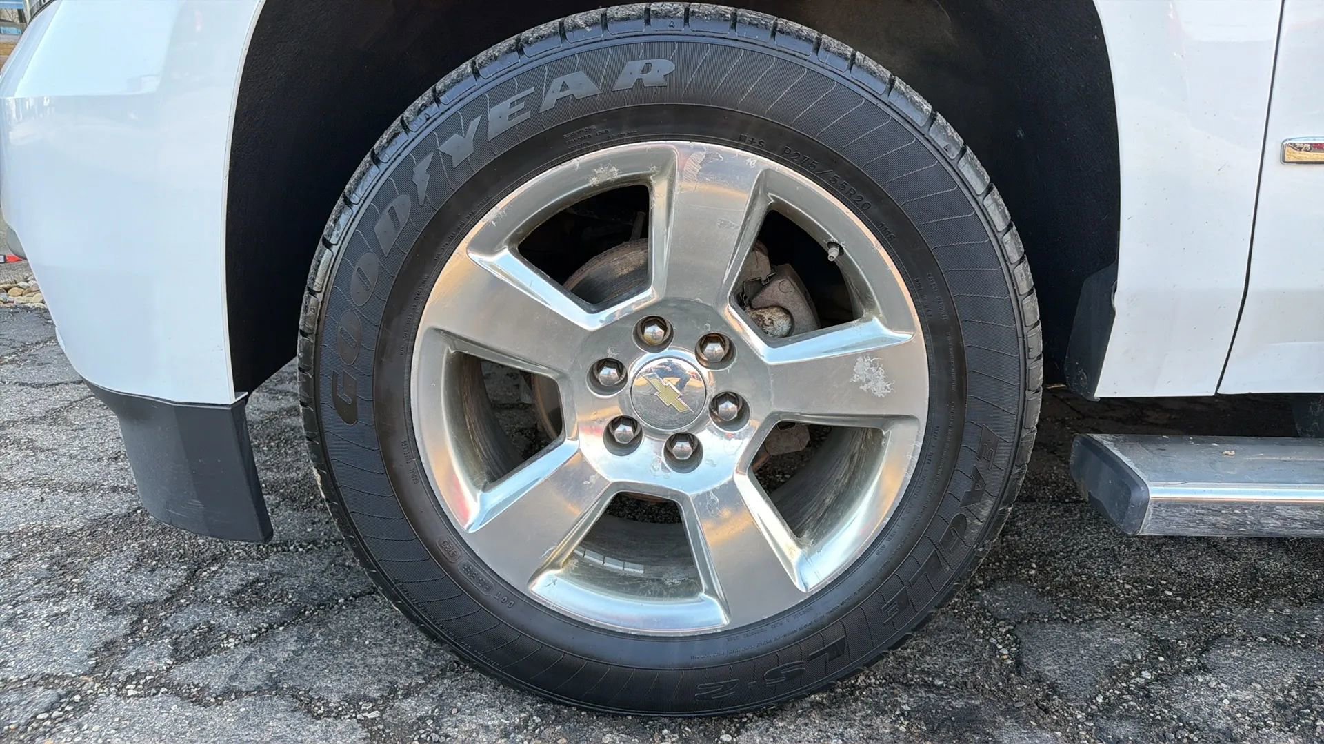 Used 2016 Chevrolet Suburban LT w/ Luxury Package image 11