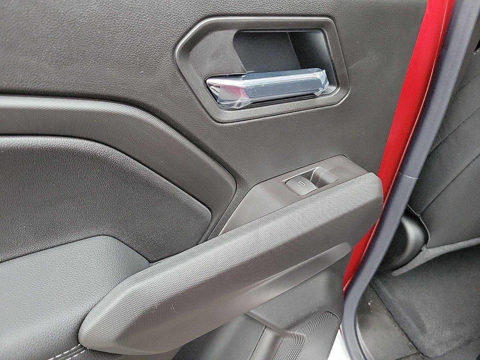 New 2026 GMC Canyon Elevation w/ Convenience Package image 14