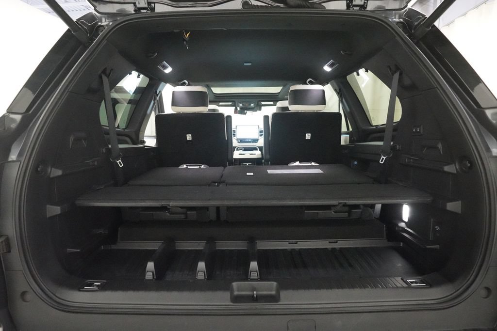 Used 2023 Toyota Sequoia Capstone AWD/4WD image 10