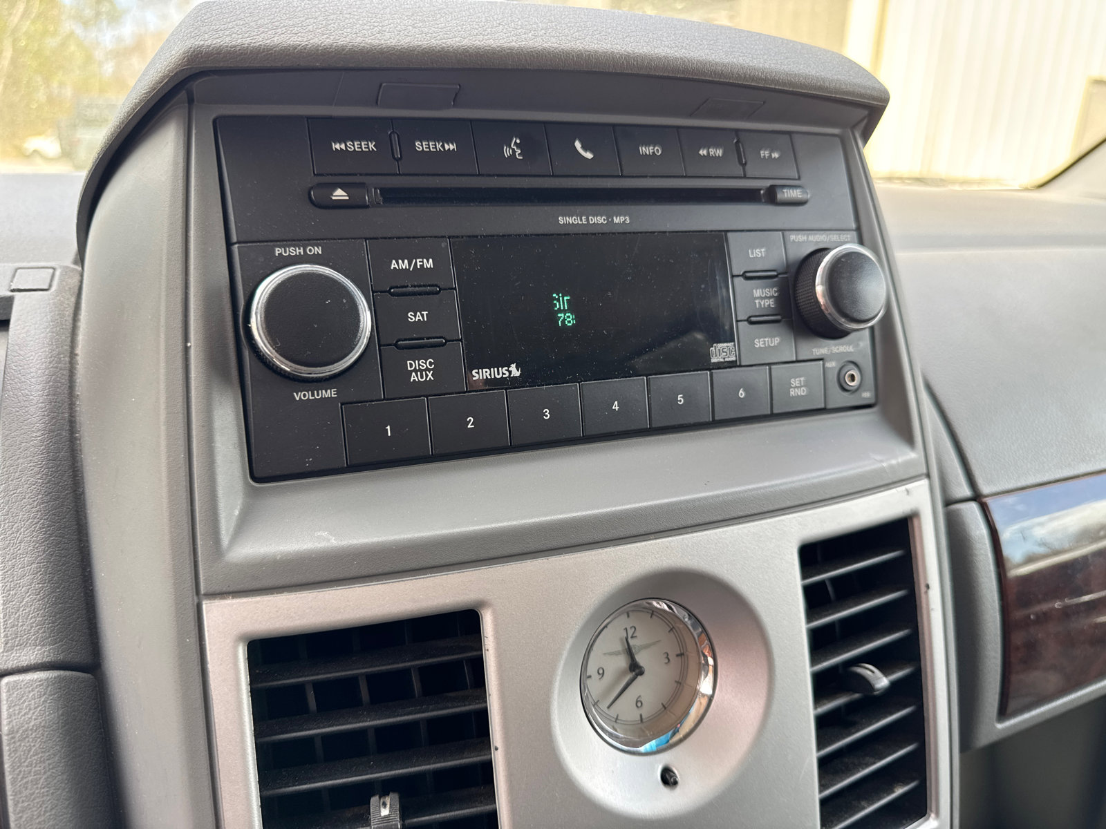 Used 2010 Chrysler Town & Country LX image 24