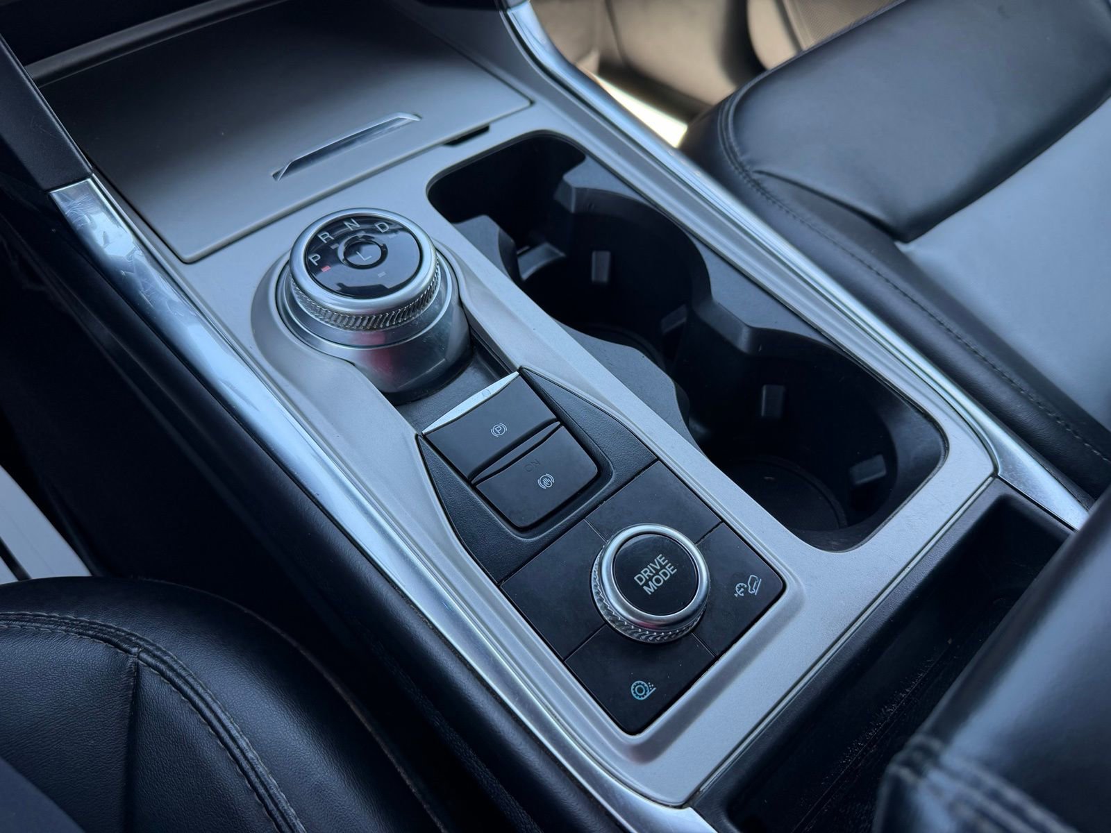 Used 2022 Ford Explorer XLT w/ Equipment Group 202A image 24