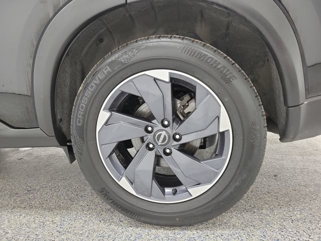 Used 2024 Nissan Rogue SV AWD/4WD image 5