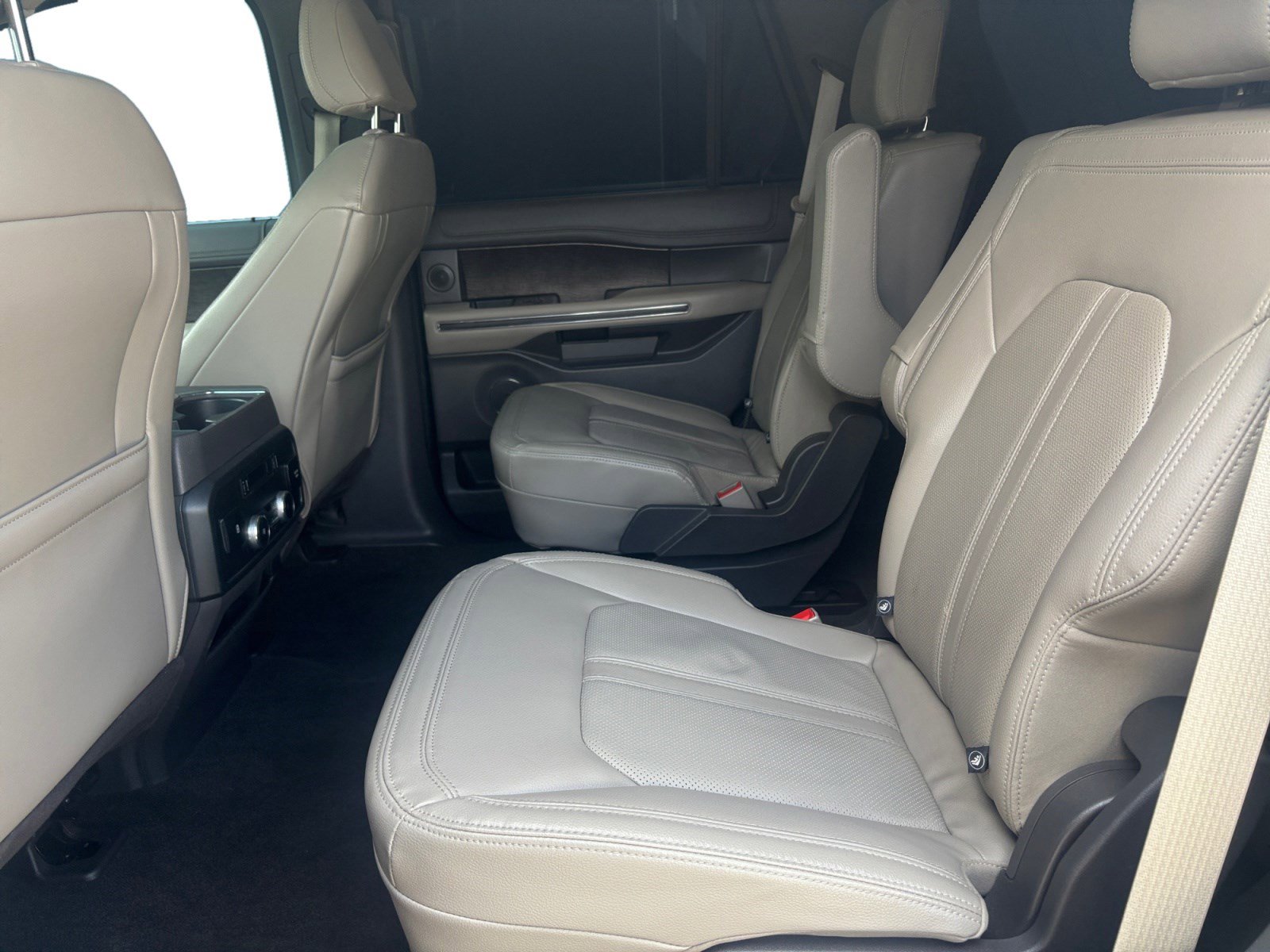 Used 2021 Ford Expedition Limited image 13