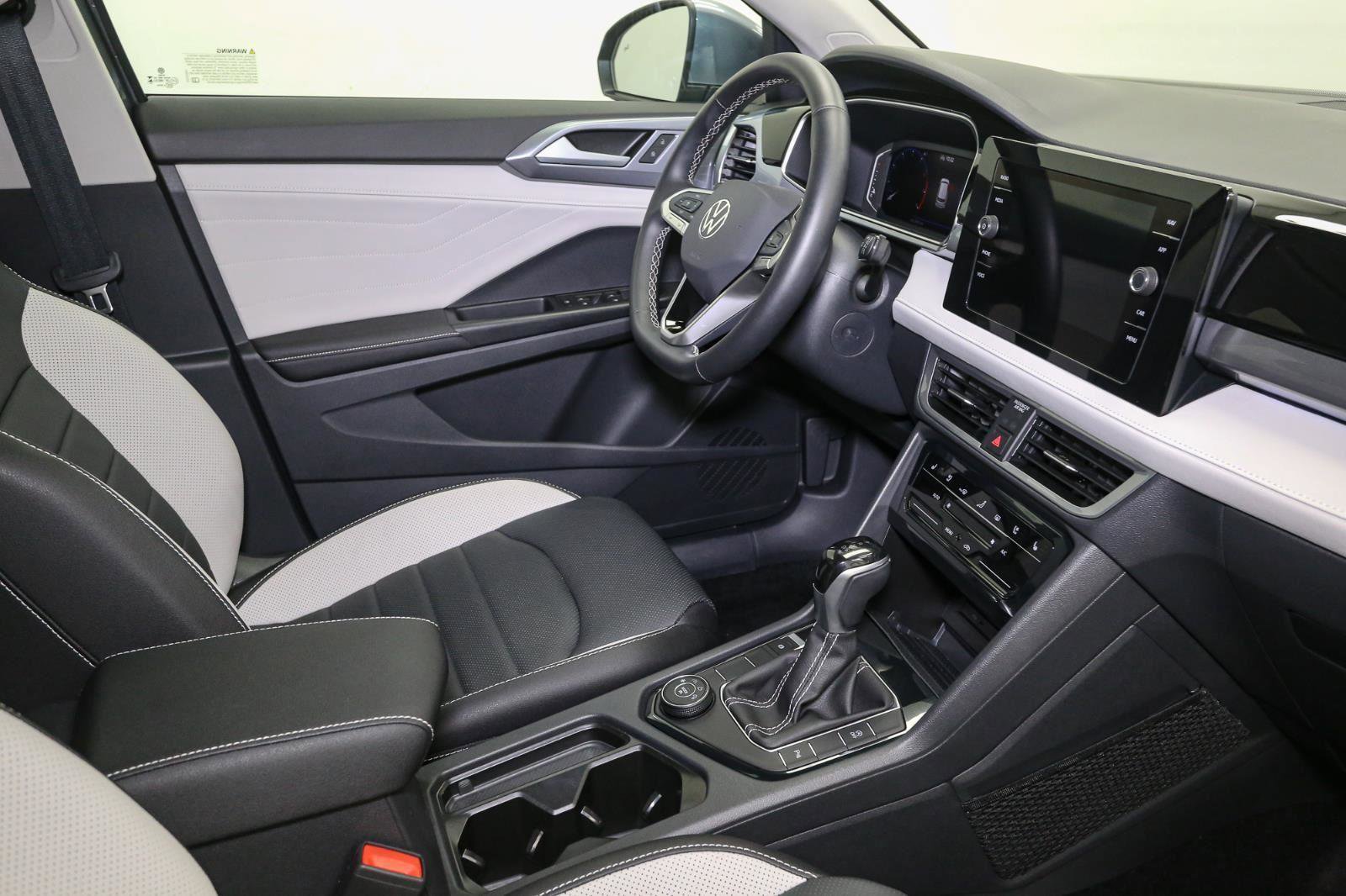 Used 2025 Volkswagen Taos SEL w/ Black Wheel Plus Package image 18