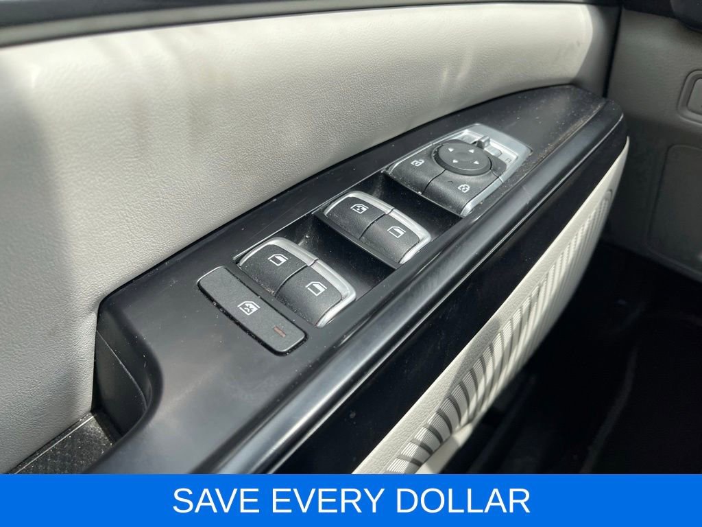 Used 2023 Kia Carnival LX FWD image 17