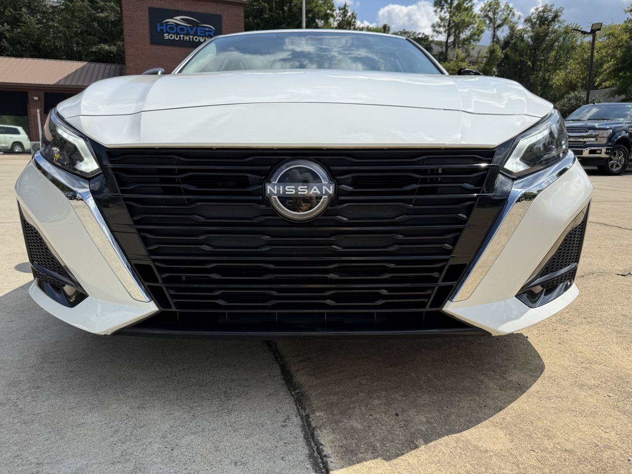 Used 2025 Nissan Altima 2.5 S FWD image 8