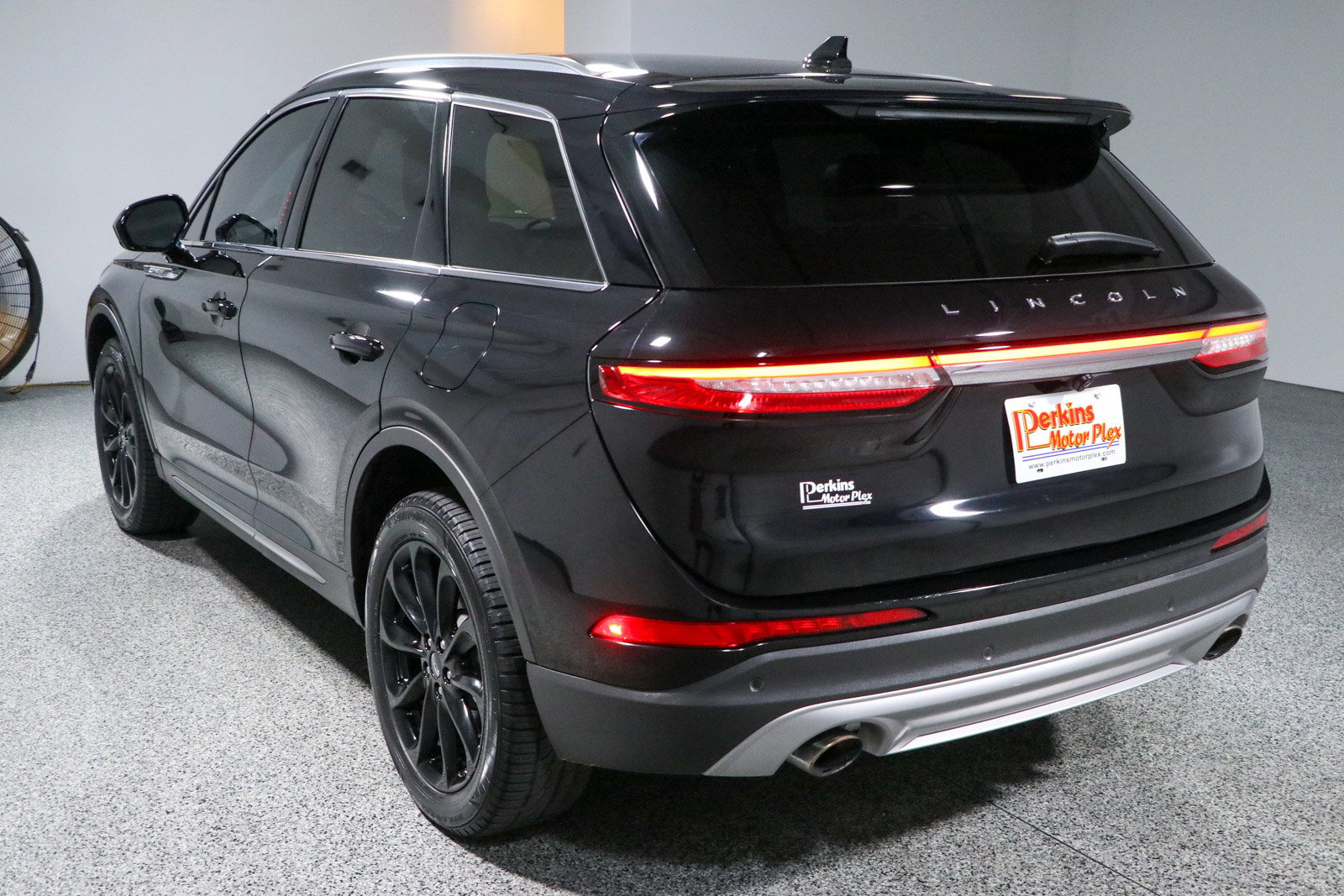 Used 2021 Lincoln Corsair AWD w/ Premium Package image 9