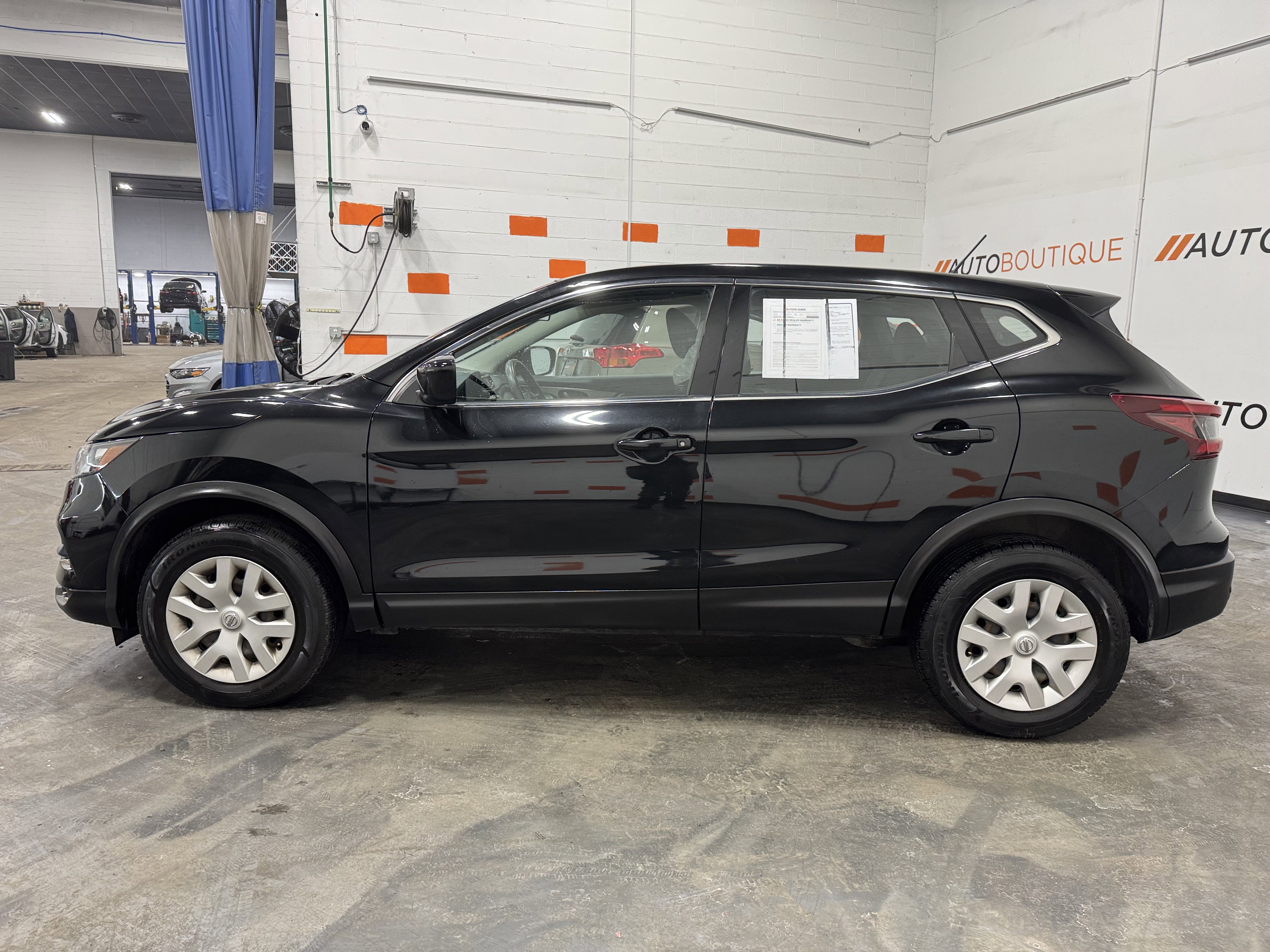 Used 2020 Nissan Rogue Sport S image 13