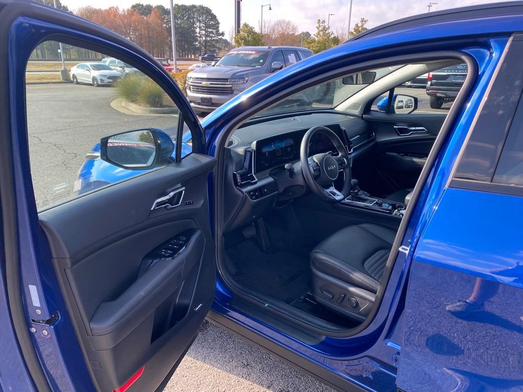 New 2025 Kia Sportage SX image 10