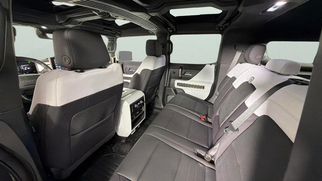 Certified 2025 GMC Hummer EV 3X AWD/4WD image 28