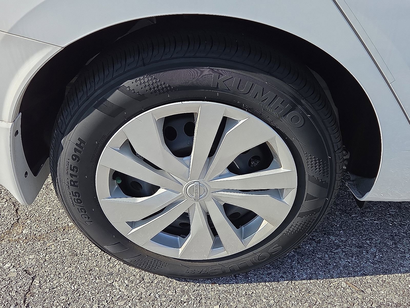 Used 2025 Nissan Versa S w/ Trunk Package image 7