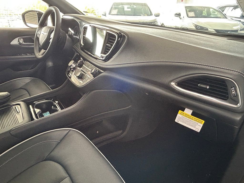 New 2026 Chrysler Pacifica Limited w/ S Appearance Package image 27