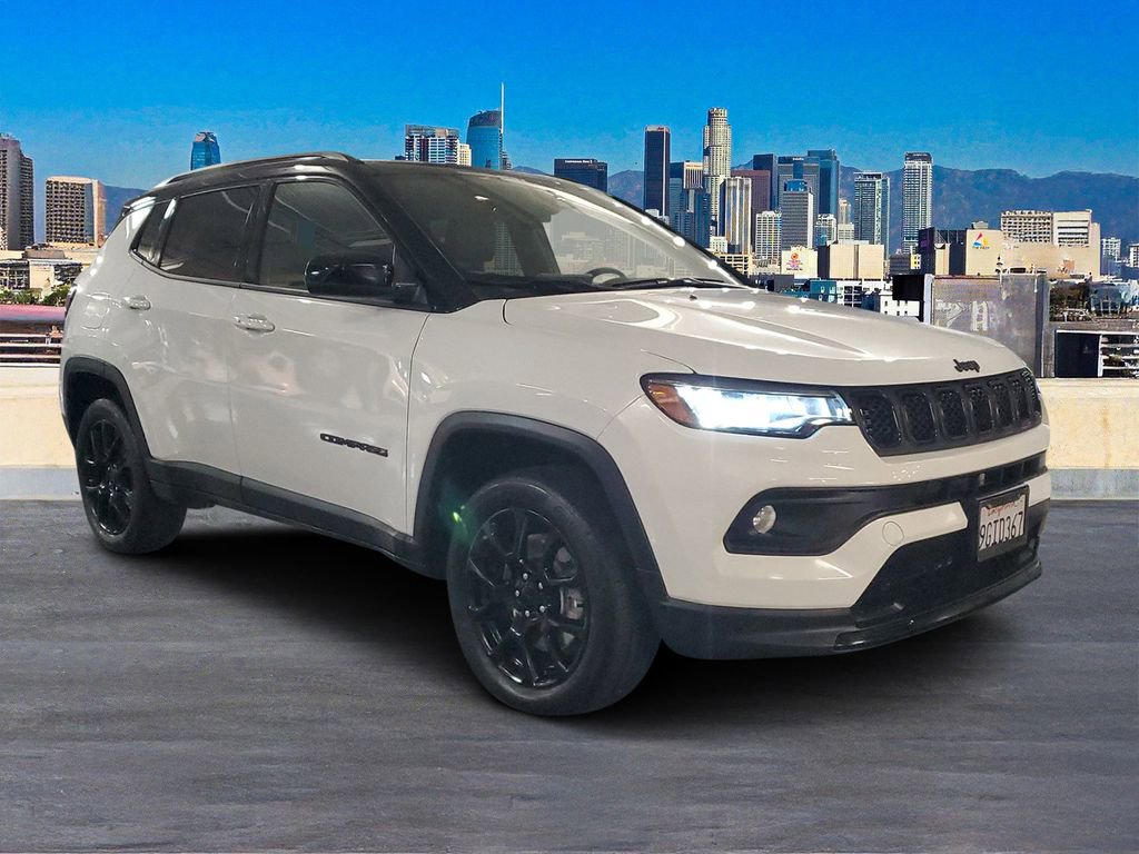Used 2023 Jeep Compass Altitude image 3