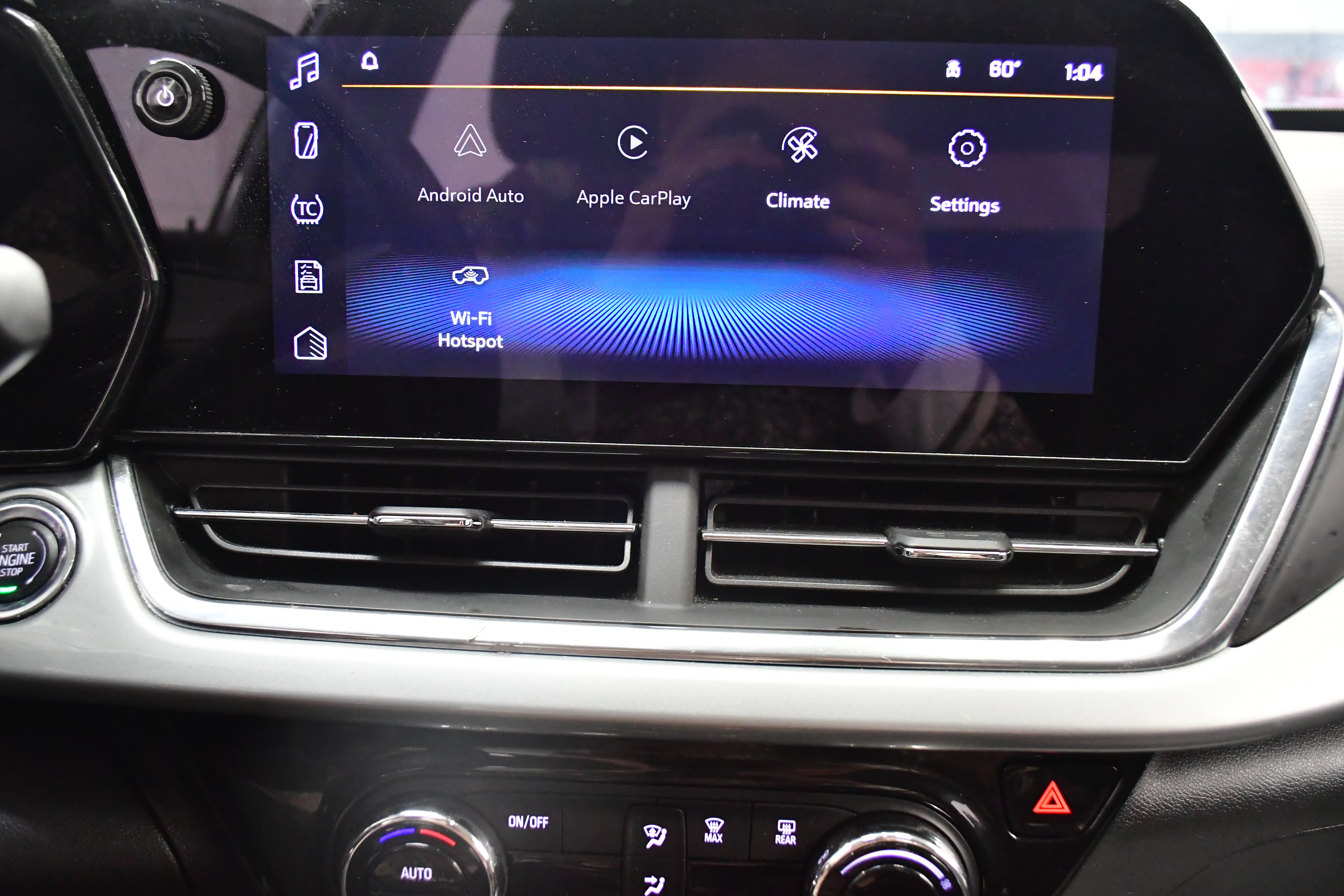 Used 2025 Chevrolet Trax LT w/ LT Convenience Package FWD image 30