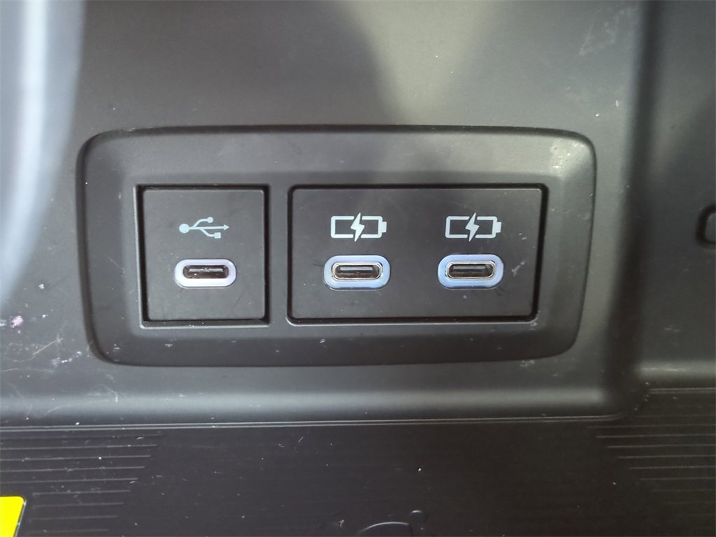 Used 2024 Toyota Venza Nightshade image 24