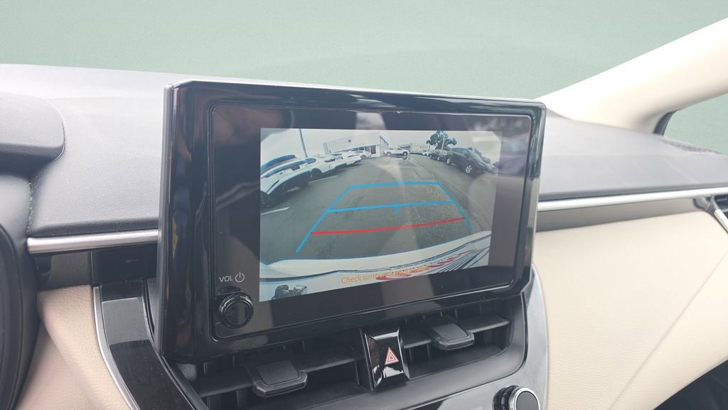 Used 2024 Toyota Corolla LE image 21