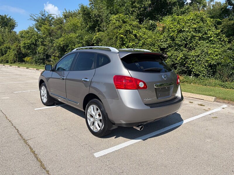 Used 2012 Nissan Rogue SL AWD/4WD image 3