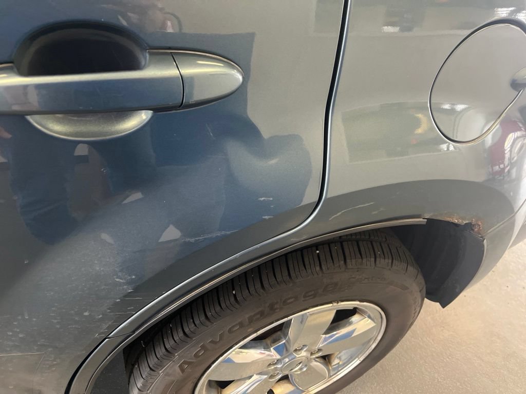 Used 2010 Ford Escape Limited FWD image 9