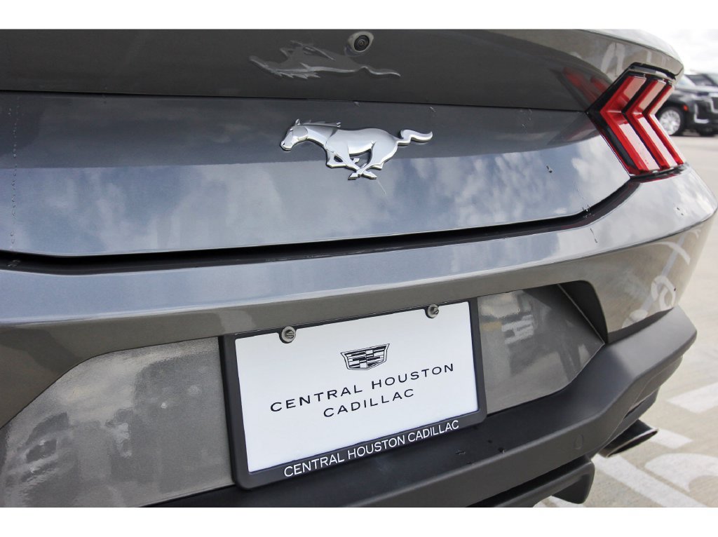 Used 2025 Ford Mustang Coupe RWD image 29