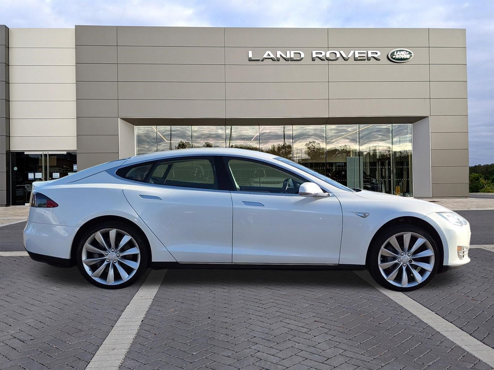 Used 2013 Tesla Model S Performance RWD image 4