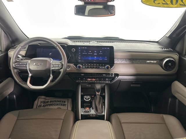 Used 2025 Chevrolet Colorado ZR2 w/ Midnight Edition image 19