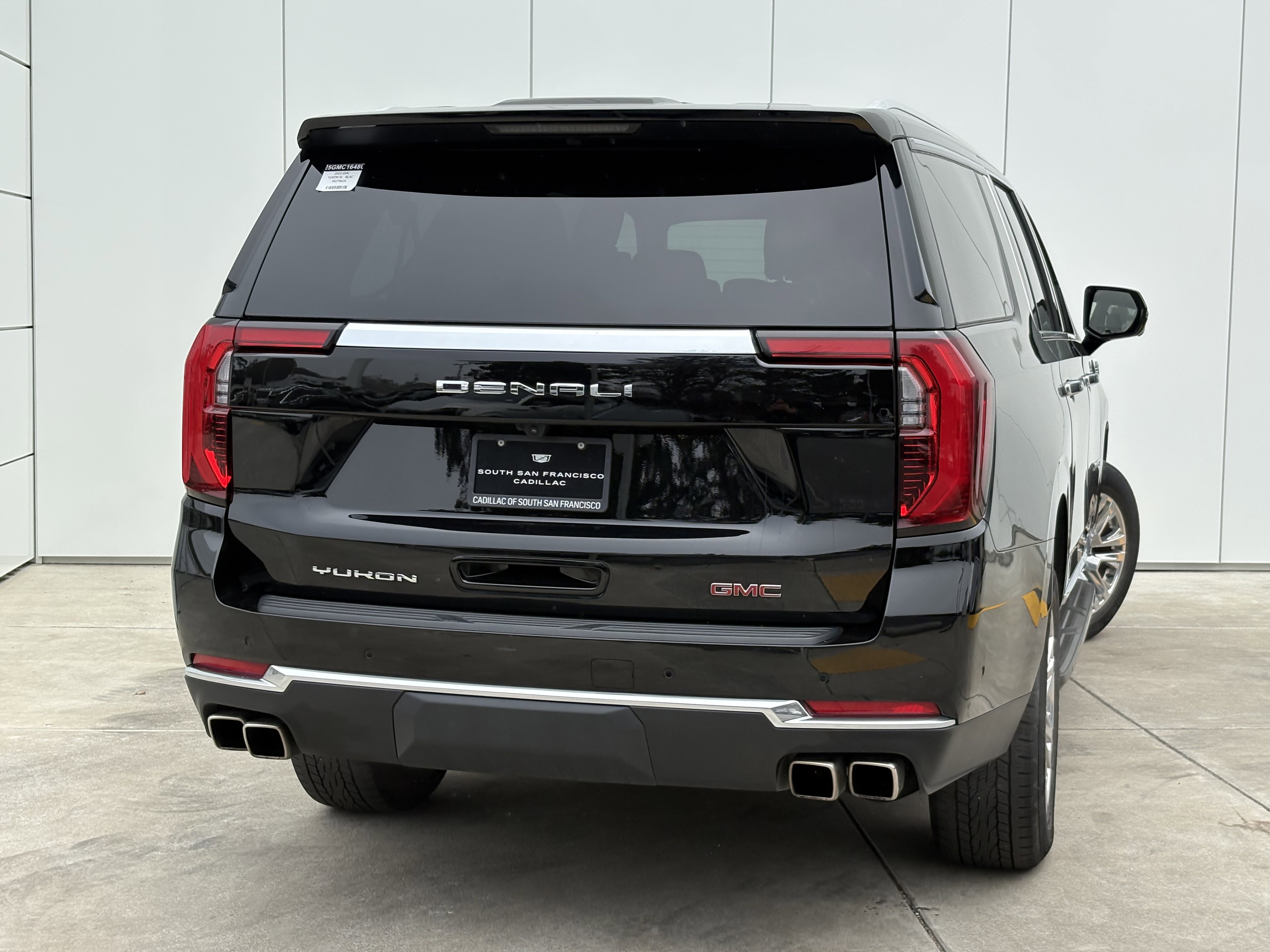 Used 2025 GMC Yukon XL Denali AWD/4WD image 7