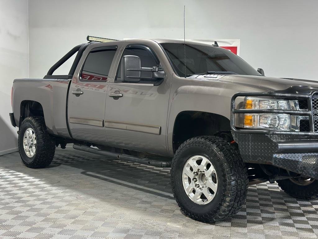 Used 2013 Chevrolet Silverado 2500 LTZ w/ LTZ Plus Package image 2