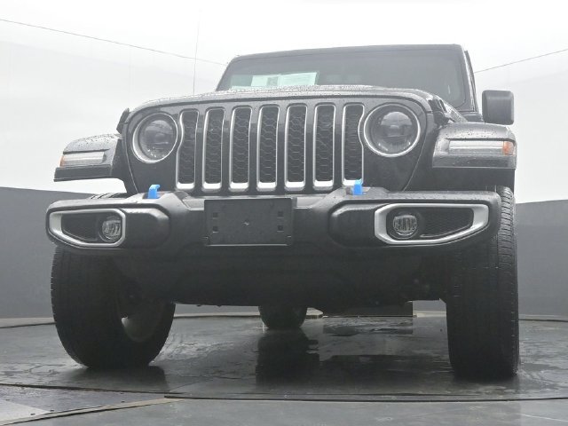 Used 2023 Jeep Wrangler Unlimited Sahara w/ Cold Weather Group AWD/4WD image 46