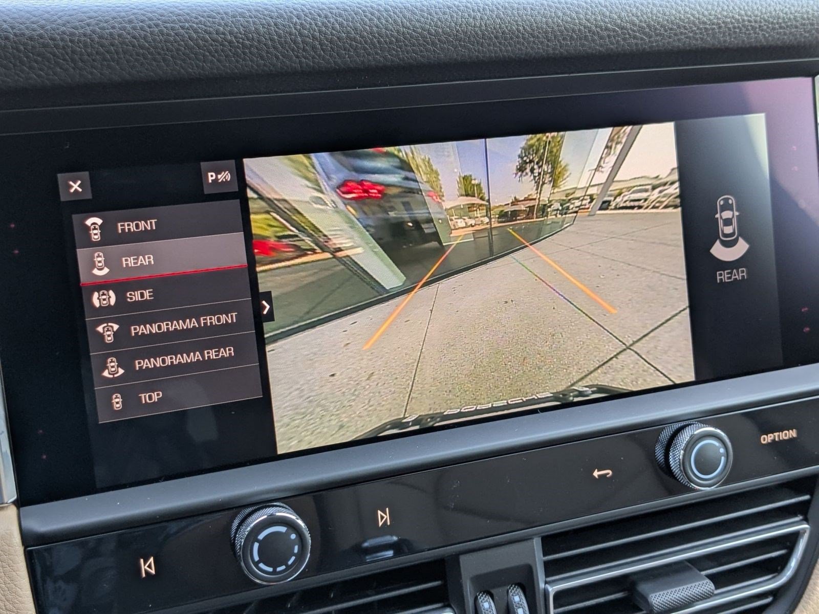 Certified 2026 Porsche Macan AWD/4WD image 19