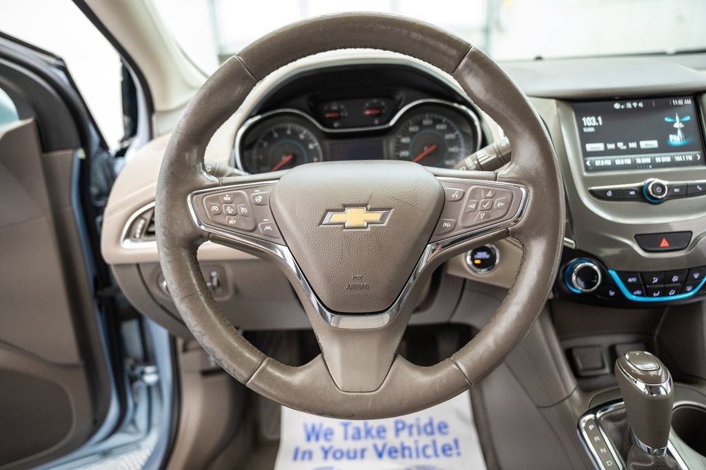 Used 2018 Chevrolet Cruze Premier w/ Enhanced Convenience Package FWD image 26