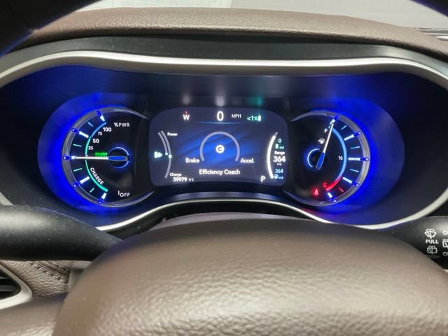 Used 2021 Chrysler Pacifica Touring FWD image 31