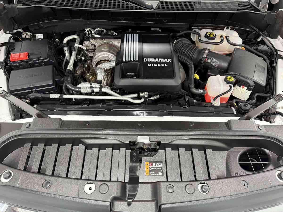 Used 2022 Chevrolet Silverado 1500 LTZ image 32