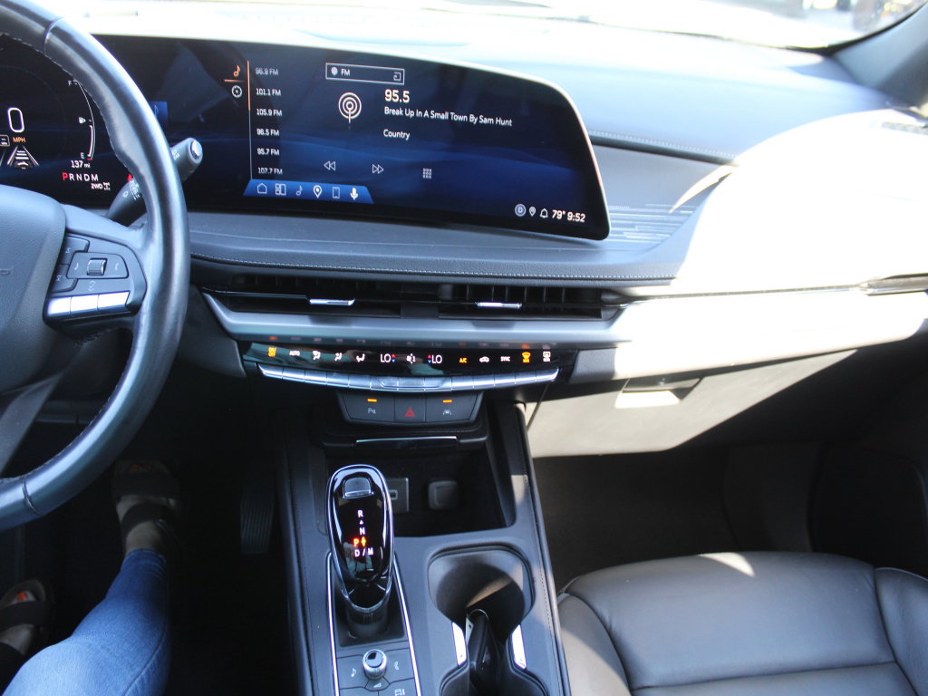 Used 2025 Cadillac XT4 Premium Luxury AWD/4WD image 18