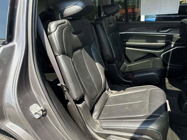 Used 2022 Jeep Grand Cherokee L Limited AWD/4WD image 36
