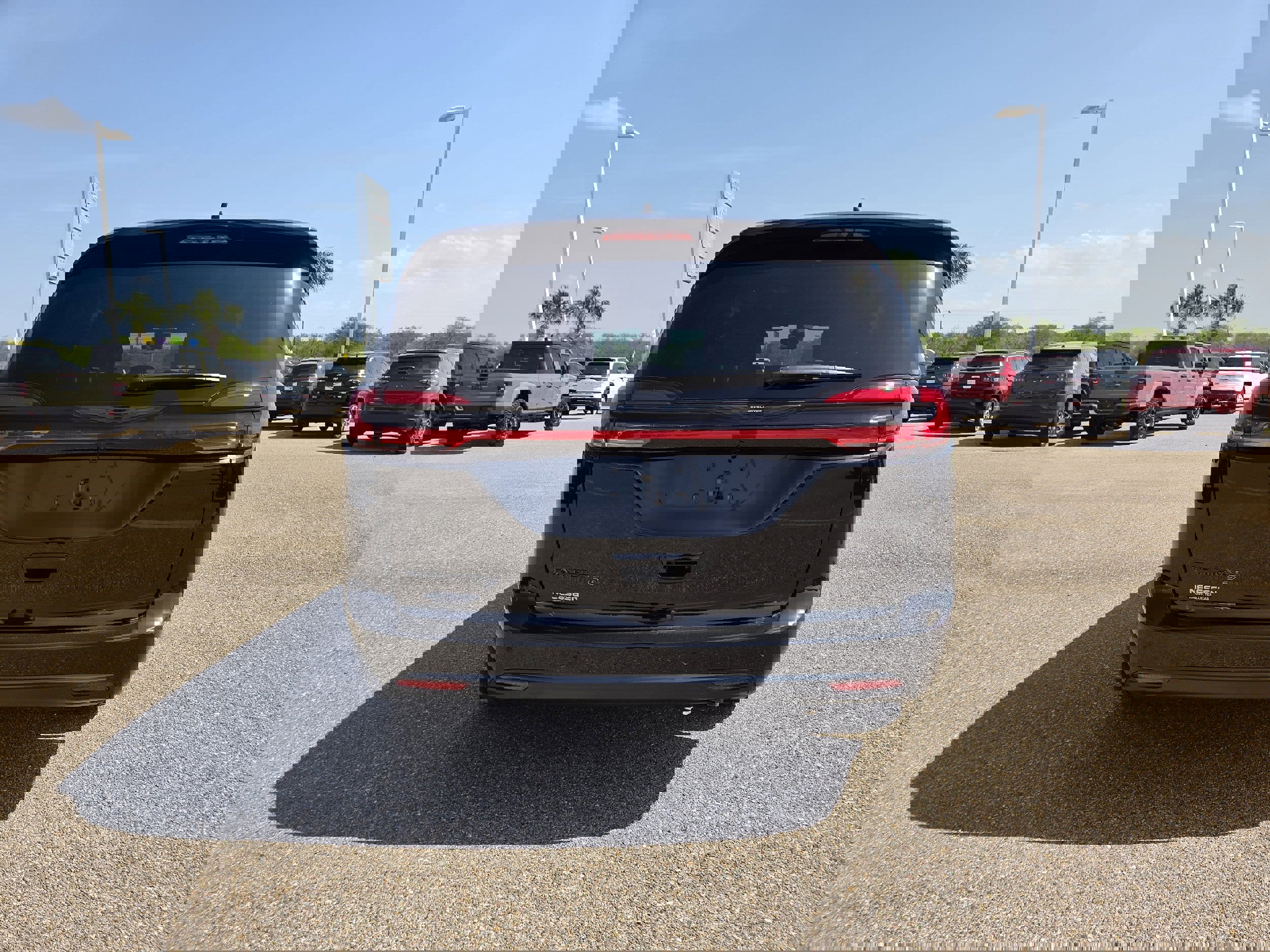 New 2026 Chrysler Pacifica Select image 6