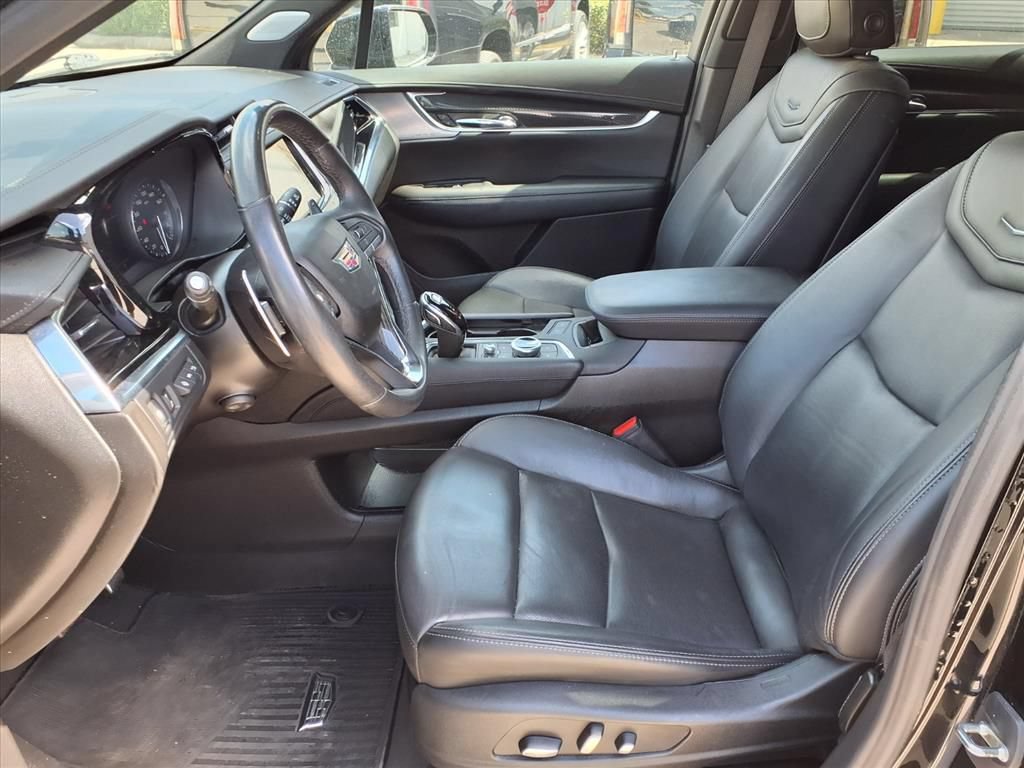 Used 2023 Cadillac XT6 Sport w/ Technology Package AWD/4WD image 13