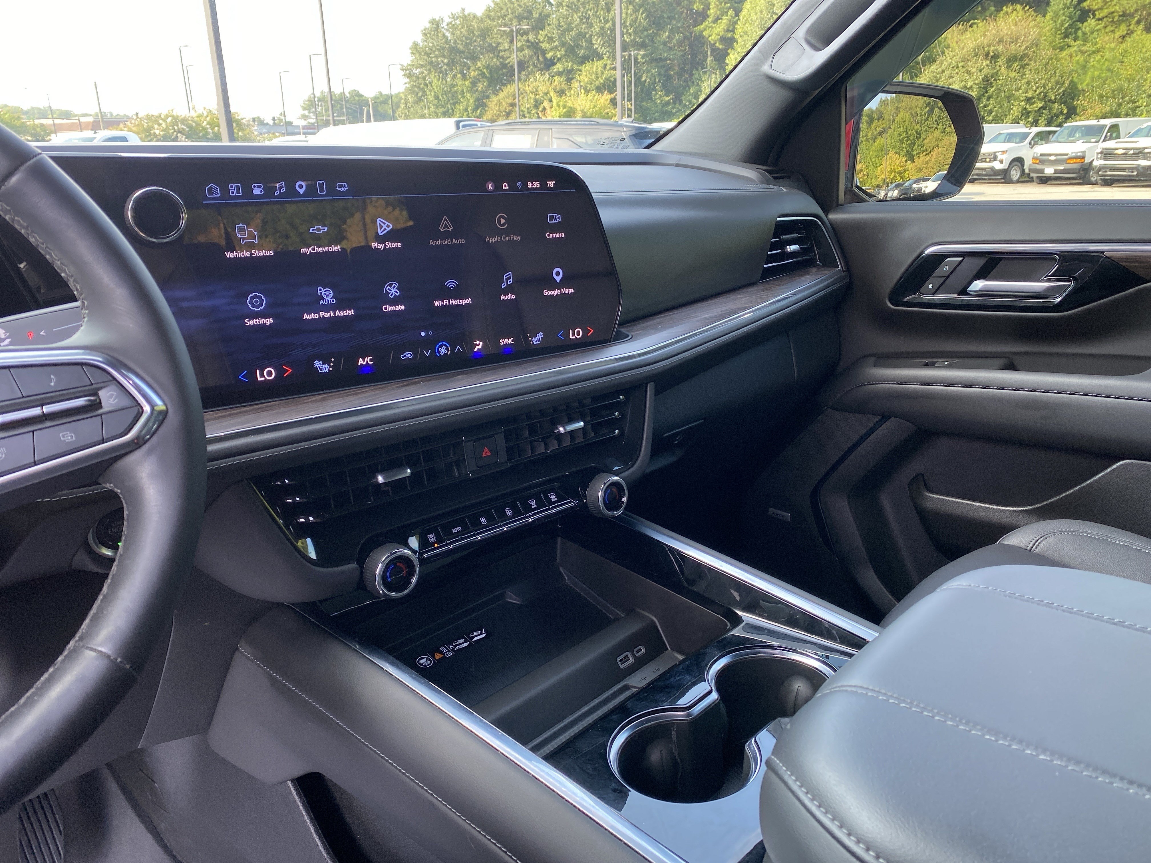 Used 2025 Chevrolet Tahoe LT w/ Comfort Package AWD/4WD image 25