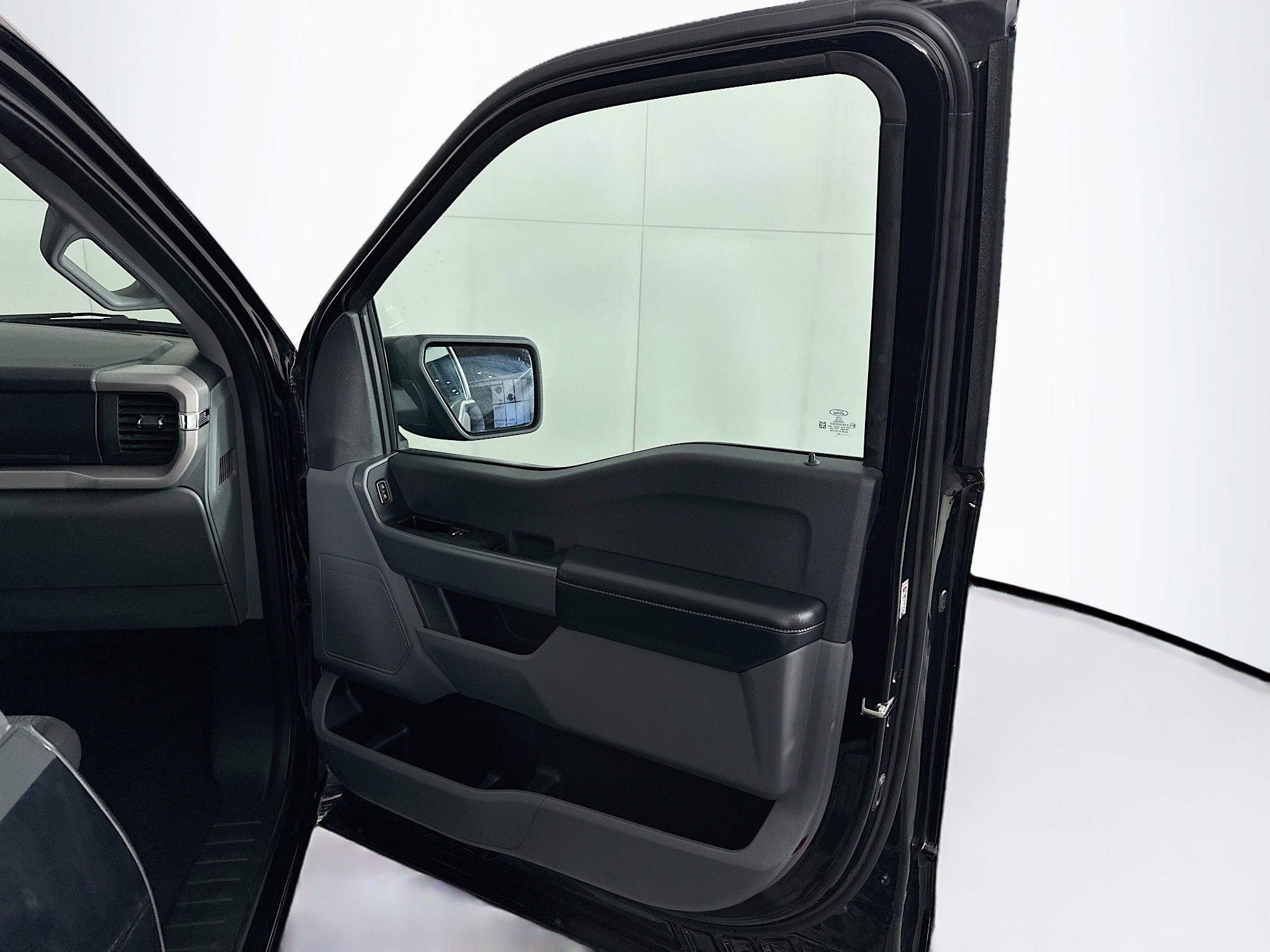 Used 2023 Ford F150 XLT image 29