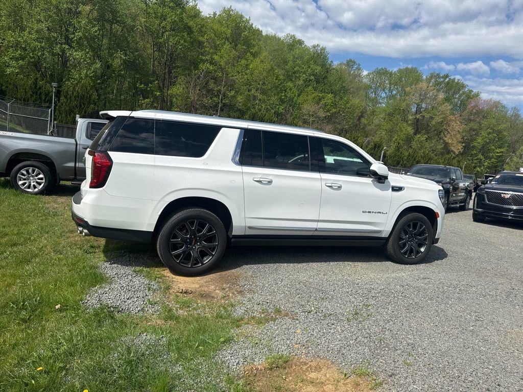 Used 2024 GMC Yukon XL Denali image 8